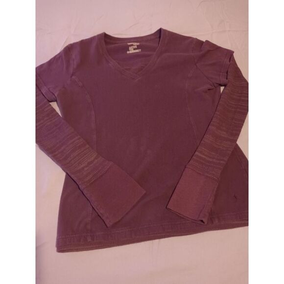 Danskin Now Ladies Active Tee - Size: Med (0346) with thumb holes - Picture 1 of 8